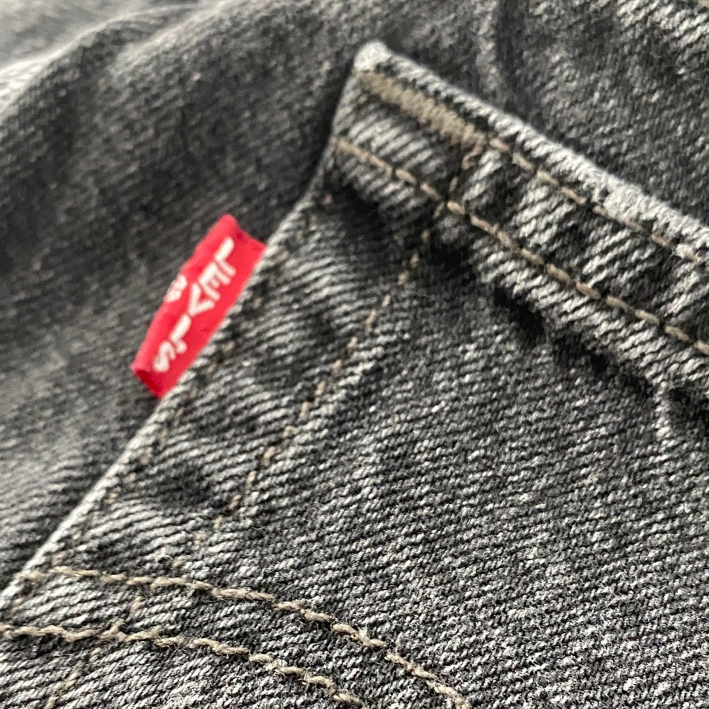 Levi’s 501 Edgy Black Frayed Denim Shorts - Picture 4 of 9